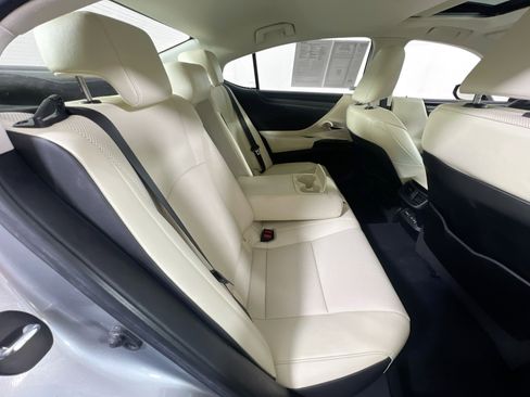 Used 2022 Lexus ES 250 w/ Premium Package image 27