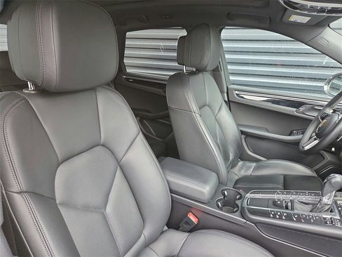 Certified 2016 Porsche Macan S image 19