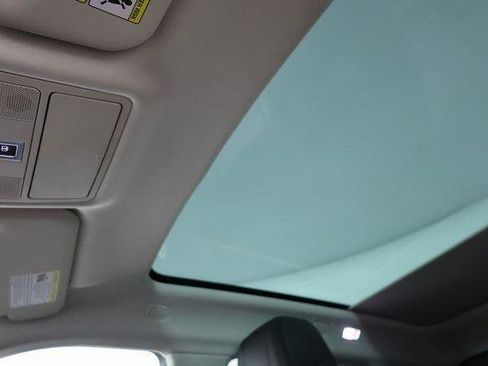 Used 2020 Land Rover Range Rover Evoque S image 17