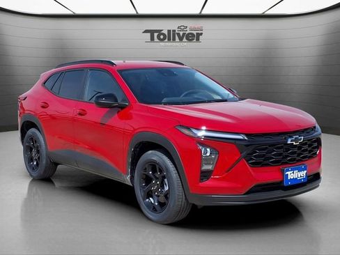 New 2026 Chevrolet Trax LT w/ Driver Confidence Package FWD image 2