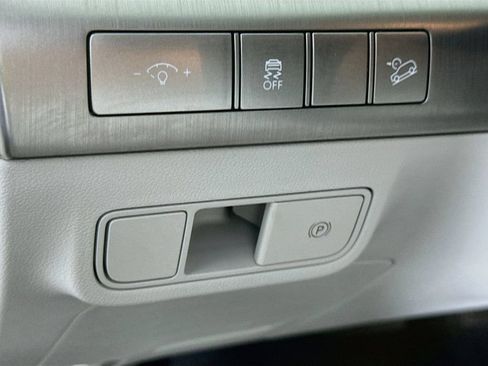 Certified 2025 Hyundai Kona SEL AWD/4WD image 18