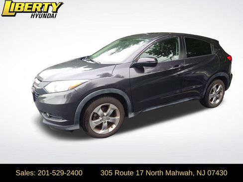Used 2017 Honda HR-V EX image 1