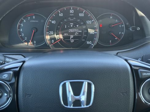 Used 2017 Honda Accord Sport image 25