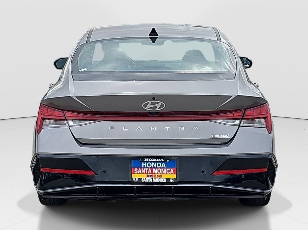 Used 2024 Hyundai Elantra Limited FWD image 6