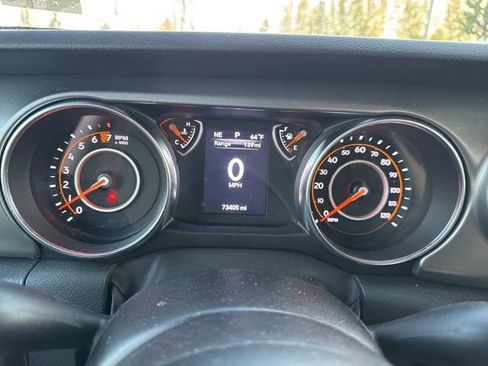 Used 2023 Jeep Gladiator Sport AWD/4WD image 15