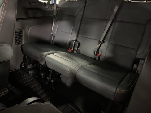 Used 2025 GMC Yukon XL AT4 w/ AT4 Premium Plus Package image 13