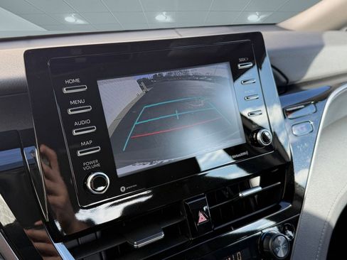 Used 2022 Toyota Camry LE image 27