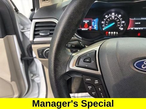 Used 2019 Ford Fusion SE image 17