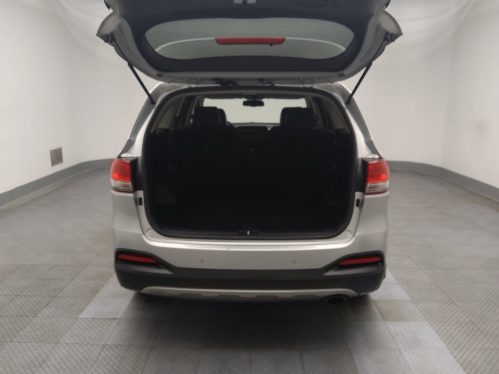 Used 2017 Kia Sorento EX FWD image 29