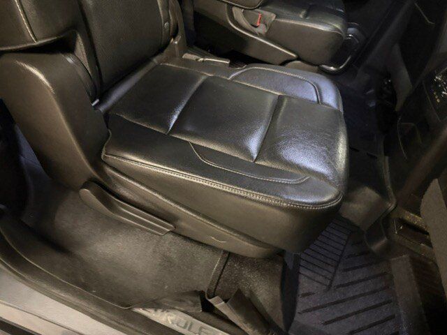 Used 2018 Chevrolet Suburban Premier AWD/4WD image 21