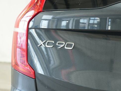 Used 2022 Volvo XC90 T8 R-Design w/ Advanced Package image 13