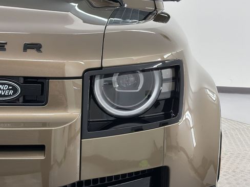 New 2026 Land Rover Defender 110 X-Dynamic SE AWD/4WD image 11