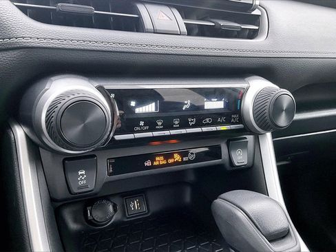 Used 2024 Toyota RAV4 LE image 20