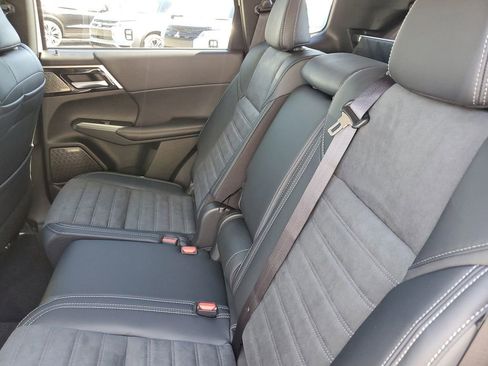 New 2026 Mitsubishi Outlander LE FWD image 8