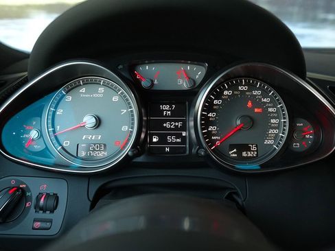 Used 2009 Audi R8 V8 image 15