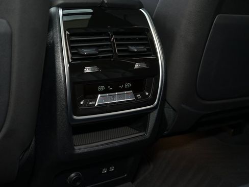 Used 2023 BMW X7 M60i image 22