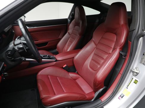 Used 2021 Porsche 911 Turbo S image 15