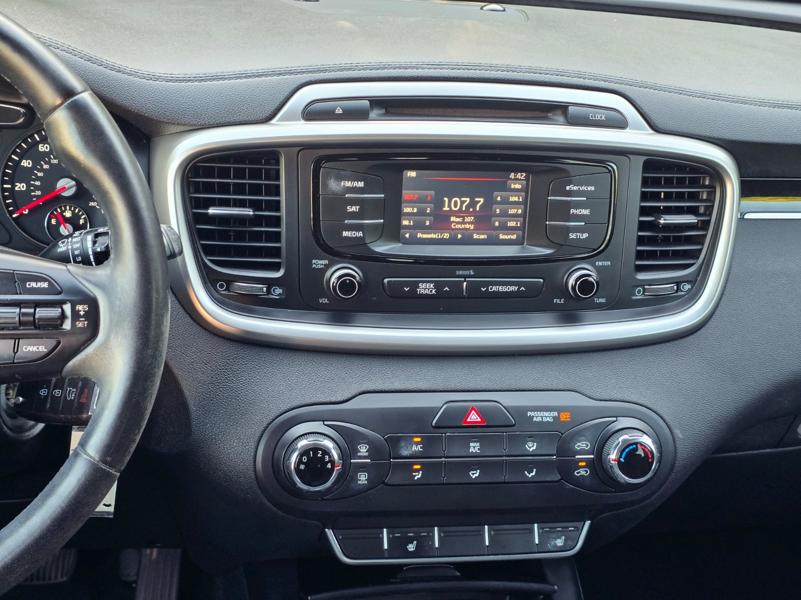 Used 2016 Kia Sorento 2WD LX w/ LX Convenience Package image 15