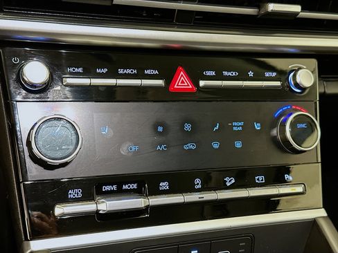 Used 2025 Hyundai Santa Fe SEL image 24