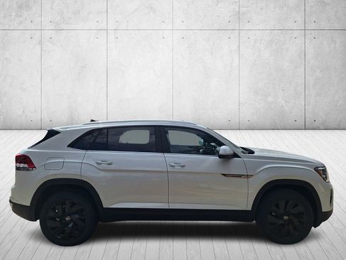 New 2026 Volkswagen Atlas Cross Sport SE image 6