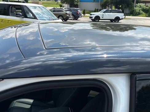 Certified 2024 Land Rover Range Rover Evoque Dynamic SE image 28