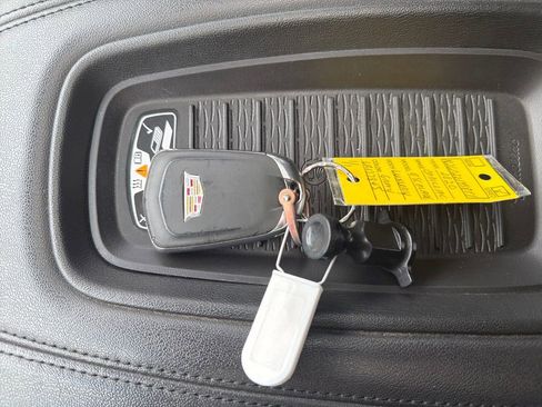 Used 2020 Cadillac Escalade Luxury w/ Escalade Sport Edition image 30