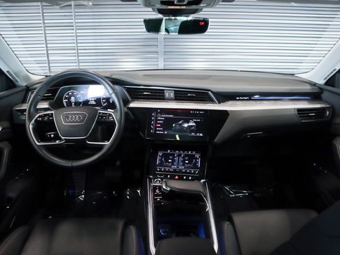 Used 2024 Audi Q8 e-tron Prestige image 10