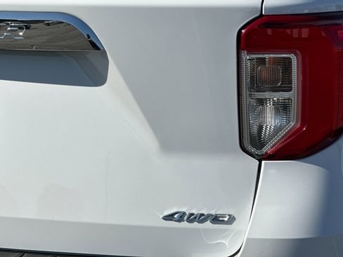 Certified 2022 Ford Explorer XLT w/ Class IV Trailer Tow Package image 28