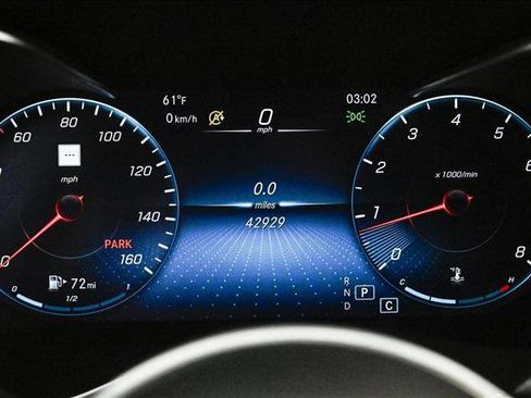 Used 2021 Mercedes-Benz GLC 300 4MATIC Coupe image 11