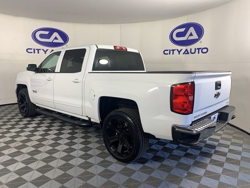Used 2018 Chevrolet Silverado 1500 LT w/ Texas Edition image 5