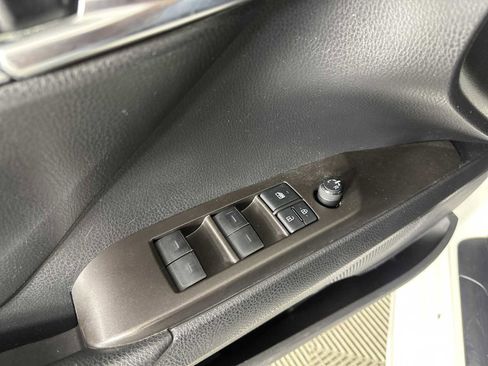 Used 2021 Toyota Camry SE image 23