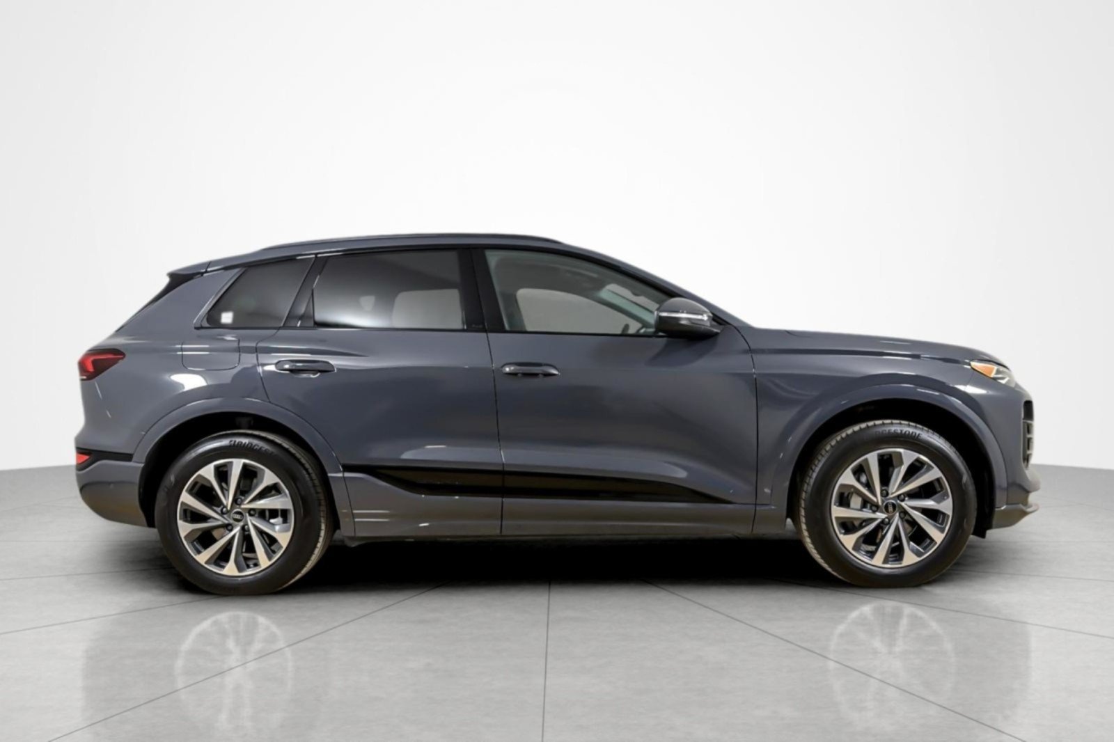 Used 2025 Audi Q6 e-tron Premium w/ Convenience Package AWD/4WD image 6