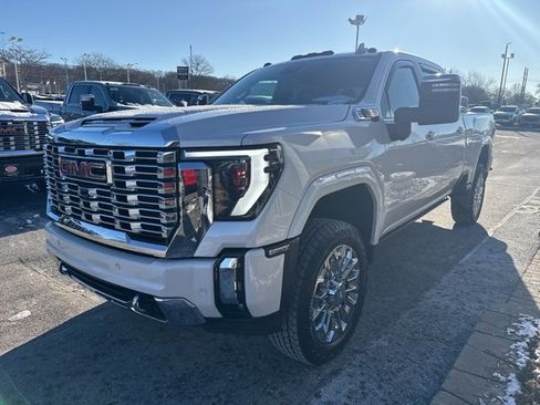 Used 2024 GMC Sierra 2500 Denali w/ Denali Reserve Package image 3