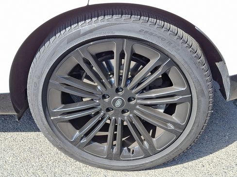 Certified 2023 Land Rover Range Rover SE image 10