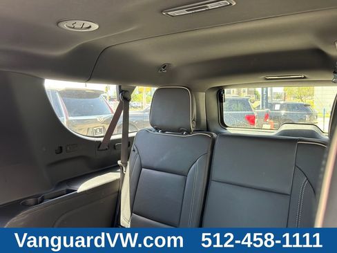 Used 2023 GMC Yukon XL SLT AWD/4WD image 29