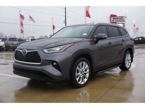Certified 2021 Toyota Highlander Limited AWD/4WD image 10