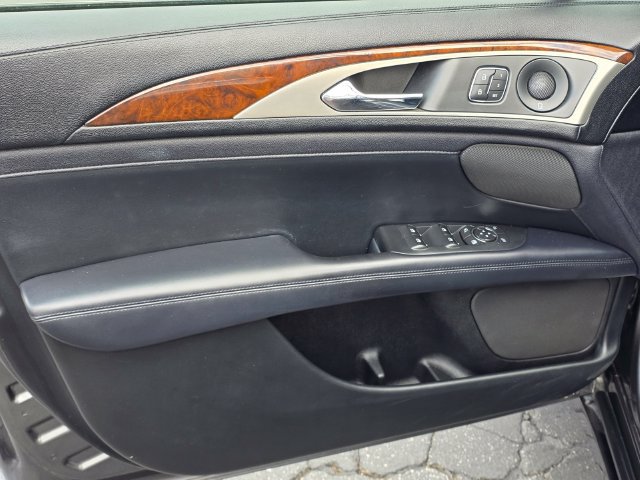 Used 2018 Lincoln MKZ Reserve FWD image 10