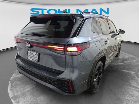 Used 2025 Volkswagen Tiguan SE R-Line AWD/4WD image 6