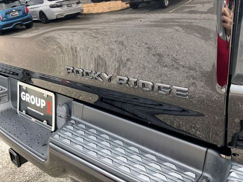 Used 2022 RAM 1500 Laramie w/ Sport Appearance Package AWD/4WD image 10