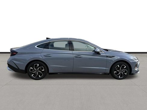 Used 2024 Hyundai Sonata SEL FWD image 4