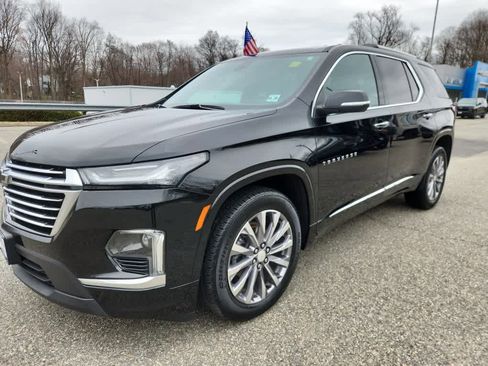 Used 2023 Chevrolet Traverse Premier w/ LPO, Floor Liner Package image 1