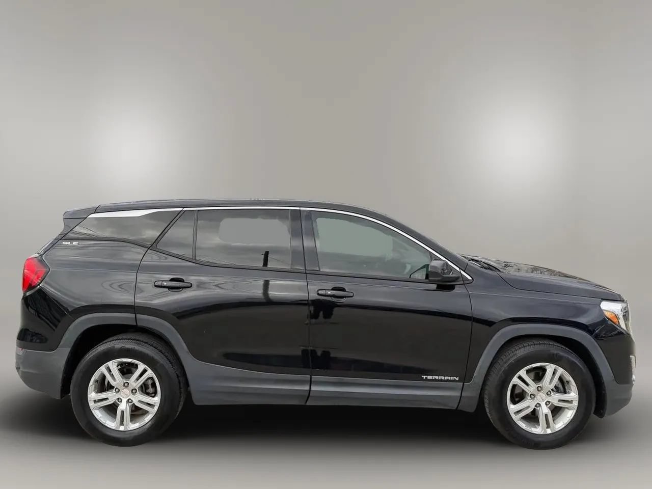 Used 2018 GMC Terrain SLE FWD image 14