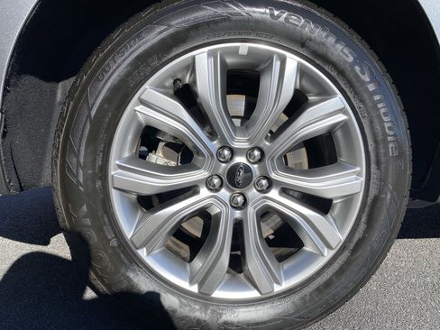 Used 2024 Ford Edge Titanium image 40