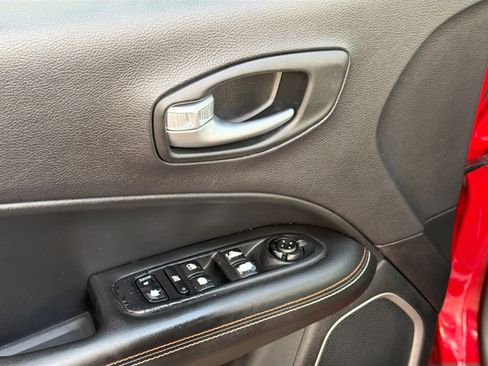 Used 2018 Jeep Compass Latitude w/ Popular Equipment Group image 22