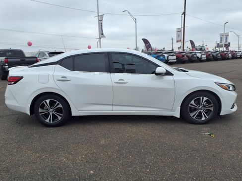 Used 2022 Nissan Sentra SV w/ Lighting Package image 8