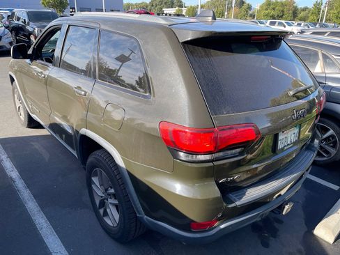 Used 2016 Jeep Grand Cherokee Laredo 75th Anniversary AWD/4WD image 2