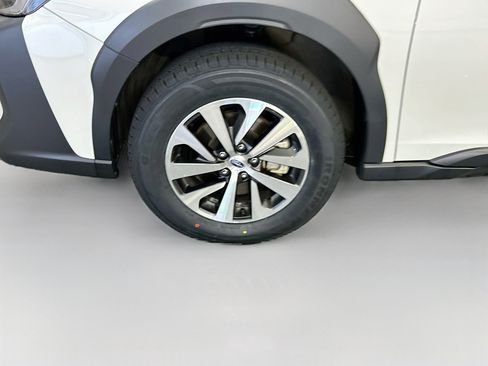 Used 2025 Subaru Outback Premium w/ Popular Package #1A AWD/4WD image 11
