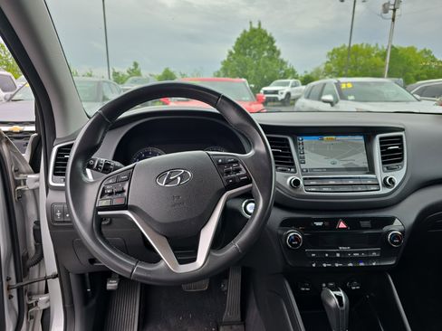 Used 2018 Hyundai Tucson SEL Plus w/ Cargo Package AWD/4WD image 14