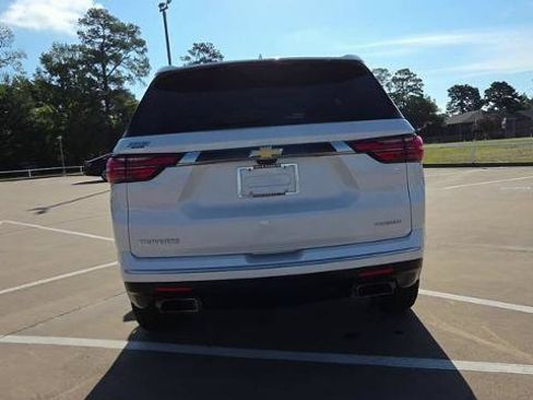 Certified 2023 Chevrolet Traverse Premier FWD image 7
