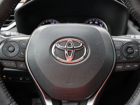 Used 2019 Toyota RAV4 XLE w/ Convenience Package image 17